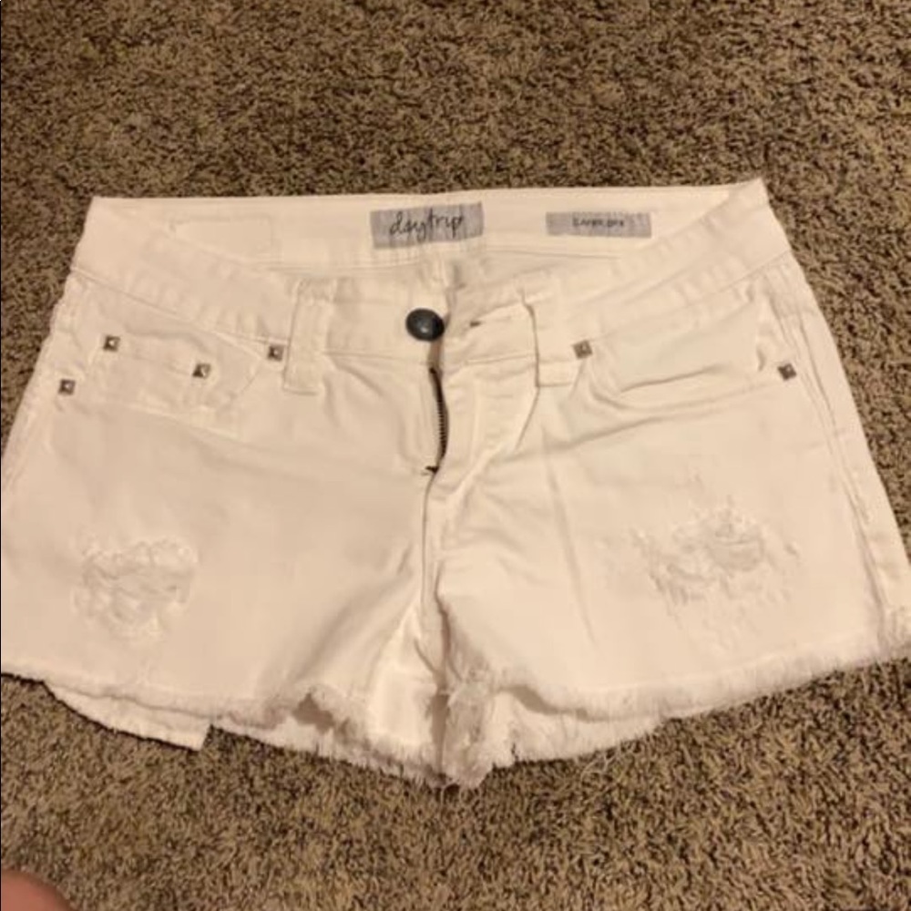 Daytrip white shorts